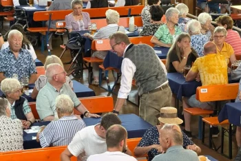 Seniorennachmittag beim JURA‑Volksfest: Seit 1995 eine feste Tradition in Neumarkt