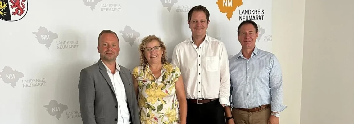 FREIE WÄHLER Landtagsfraktion zu Gast bei Landrat Martin Meier